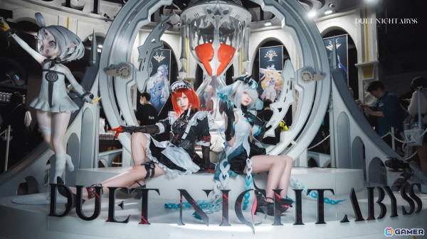 「デュエットナイトアビス」巨大な砂時計と等身大スノウのオブジェが登場した東京ゲームショウ2024のブースやスペシャル番組を紹介の画像3
