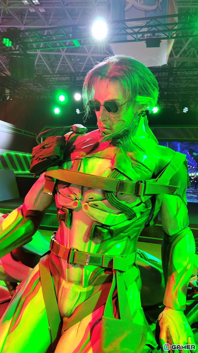 精巧に作られた等身大キャラとバイクが迎える「Warframe」ブースレポート！日本リスペクトの新フレームの詳細をインタビュー【TGS2024】の画像4