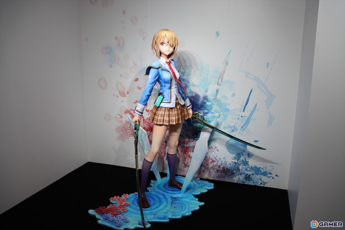 ヘブバンの世界を追体験!等身大フィギュアや未公開資料も満載の「ヘブンバーンズレッド展」東京会場をフォトレポートの画像