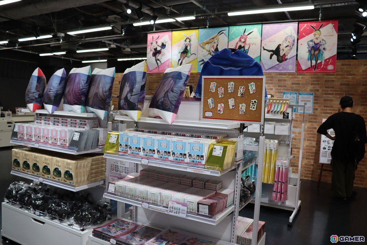 ヘブバンの世界を追体験!等身大フィギュアや未公開資料も満載の「ヘブンバーンズレッド展」東京会場をフォトレポートの画像