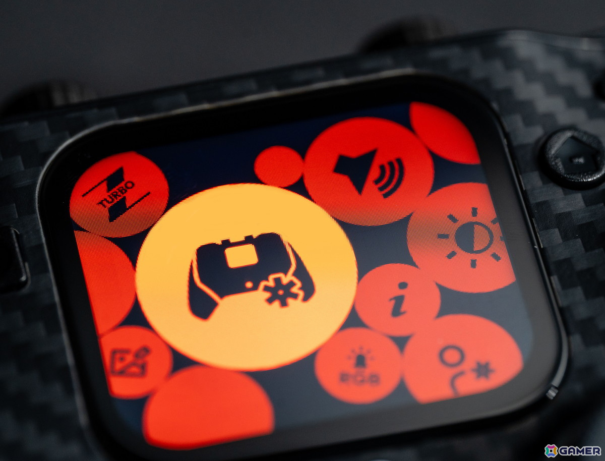 進化の頂点を目指すゲームコントローラー「EVOTOP」タッチパネル小型モニター搭載などの製品特徴が公開！の画像8