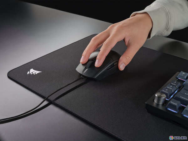 CORSAIRよりコンパクトな左右対称ゲーミングマウス「M55」シリーズと2サイズから選べるマウスパッド「MM500」シリーズが登場！の画像1