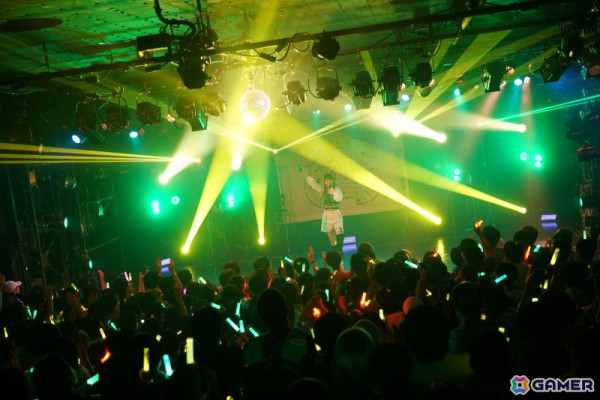 「学マス DEBUT LIVE 初 TOUR -初恋公演-」梅田クラブクアトロ公演レポート！麻央、清夏の新ソロ曲やハロウィンイベント楽曲「仮装狂騒曲」も披露の画像12