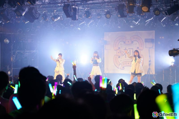 「学マス DEBUT LIVE 初 TOUR -初恋公演-」梅田クラブクアトロ公演レポート！麻央、清夏の新ソロ曲やハロウィンイベント楽曲「仮装狂騒曲」も披露の画像2