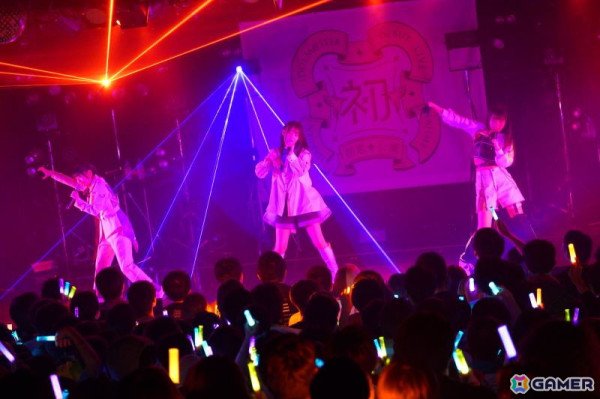 「学マス DEBUT LIVE 初 TOUR -初恋公演-」梅田クラブクアトロ公演レポート！麻央、清夏の新ソロ曲やハロウィンイベント楽曲「仮装狂騒曲」も披露の画像26