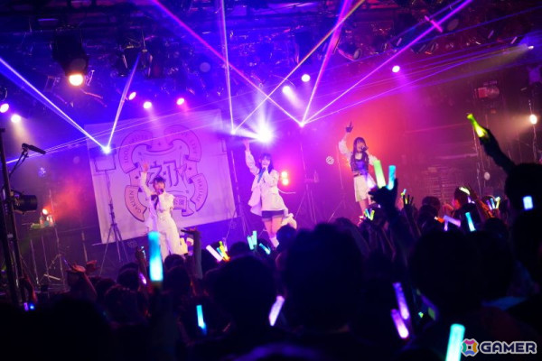 「学マス DEBUT LIVE 初 TOUR -初恋公演-」梅田クラブクアトロ公演レポート！麻央、清夏の新ソロ曲やハロウィンイベント楽曲「仮装狂騒曲」も披露の画像28