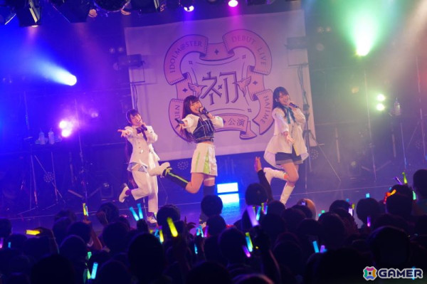 「学マス DEBUT LIVE 初 TOUR -初恋公演-」梅田クラブクアトロ公演レポート！麻央、清夏の新ソロ曲やハロウィンイベント楽曲「仮装狂騒曲」も披露の画像3