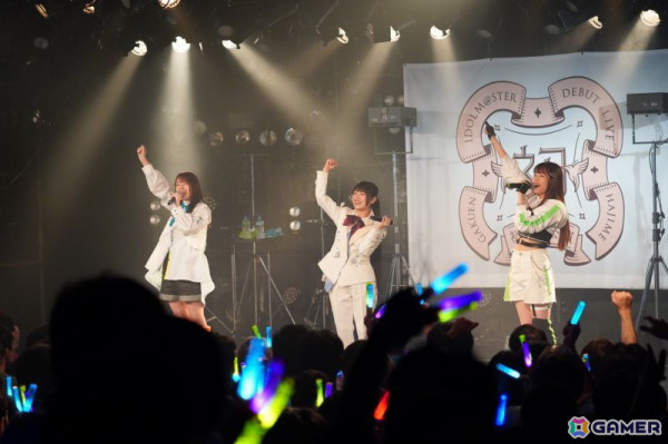 「学マス DEBUT LIVE 初 TOUR -初恋公演-」梅田クラブクアトロ公演レポート！麻央、清夏の新ソロ曲やハロウィンイベント楽曲「仮装狂騒曲」も披露の画像32