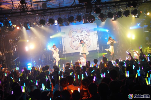 「学マス DEBUT LIVE 初 TOUR -初恋公演-」梅田クラブクアトロ公演レポート！麻央、清夏の新ソロ曲やハロウィンイベント楽曲「仮装狂騒曲」も披露の画像36