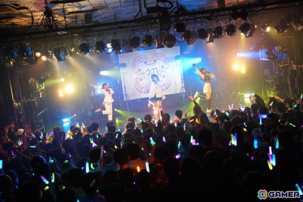 「学マス DEBUT LIVE 初 TOUR -初恋公演-」梅田クラブクアトロ公演レポート！麻央、清夏の新ソロ曲やハロウィンイベント楽曲「仮装狂騒曲」も披露の画像37