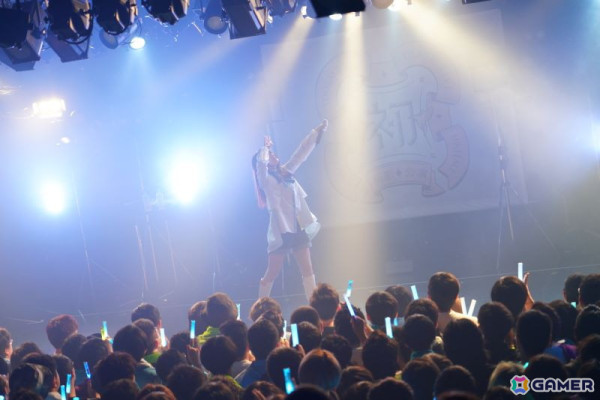 「学マス DEBUT LIVE 初 TOUR -初恋公演-」梅田クラブクアトロ公演レポート！麻央、清夏の新ソロ曲やハロウィンイベント楽曲「仮装狂騒曲」も披露の画像52