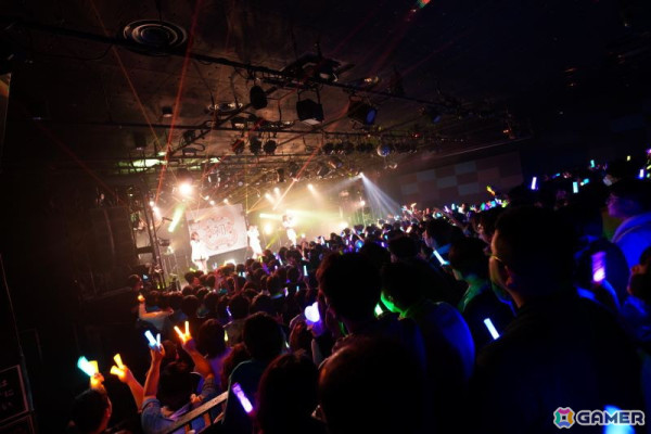 「学マス DEBUT LIVE 初 TOUR -初恋公演-」梅田クラブクアトロ公演レポート！麻央、清夏の新ソロ曲やハロウィンイベント楽曲「仮装狂騒曲」も披露の画像76