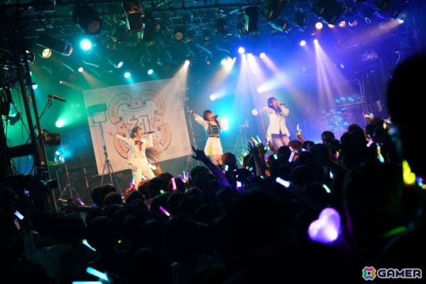 「学マス DEBUT LIVE 初 TOUR -初恋公演-」梅田クラブクアトロ公演レポート！麻央、清夏の新ソロ曲やハロウィンイベント楽曲「仮装狂騒曲」も披露の画像78
