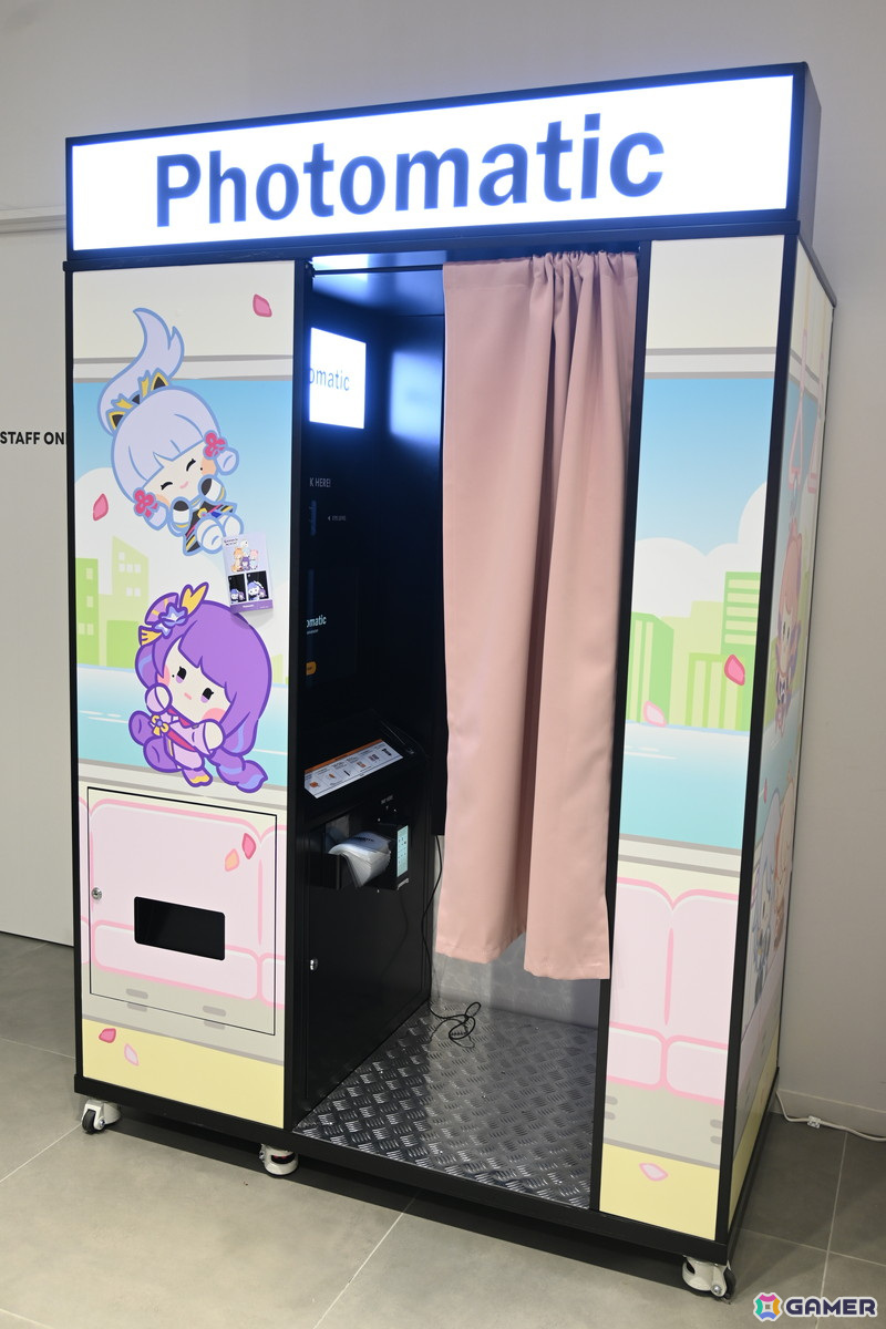「原神minini POP-UP」内覧会レポート：雷電将軍たちがふわふわのちっちゃい体に！？3面の巨大なスクリーンと迫力のサウンドで見られるムービーも要チェックの画像39