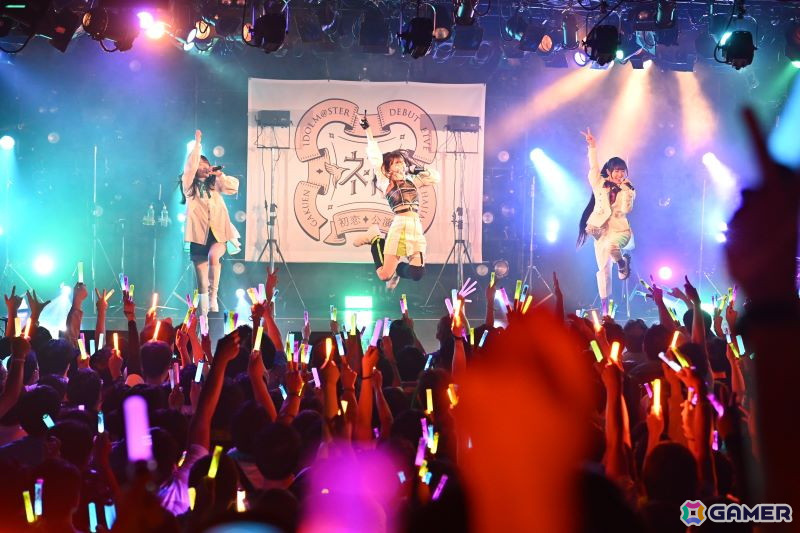 「学マス DEBUT LIVE 初 TOUR -初恋公演-」広島クラブクアトロ公演レポート！広の新たなソロ曲「コンテンポラリのダンス」がお披露目の画像