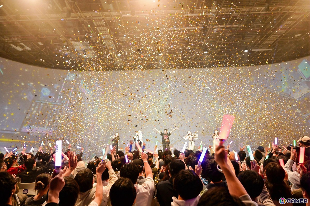 勝利の女神NIKKE 2周年音楽記念CD風ストラップ[未開封] シンデレラ 勝利の女神NIKKE 2周年音楽記念CD風ストラップ[未開封