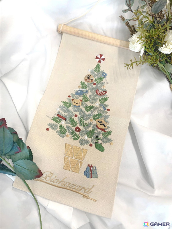 「バイオハザード」シリーズより「クリスマスタペストリー」が発売！鍵やレッドハーブなどのアイテムが可愛いオーナメントにの画像1