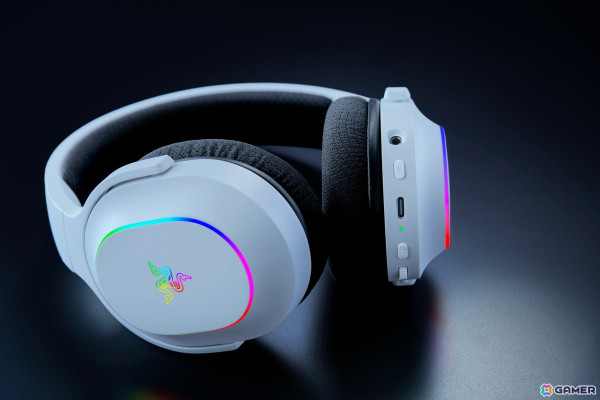 Razer、軽量かつ鮮やかに光るワイヤレスヘッドセット「Razer Barracuda X Chroma」を2色展開で11月15日より販売！の画像5