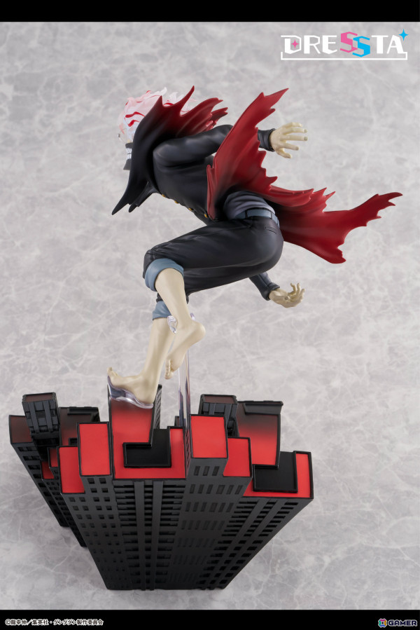 TVアニメ「ダンダダン」変身したオカルンのフィギュアがお手頃価格で登場！台座は天面から見ると“ダンダダン”の文字が見える仕様の画像5