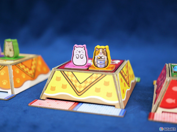 ネコ×ポーカーの新作ボードゲーム「まねきねこれくしょん」が12月14日に発売！手札とこたつの上のまねきねこで役を作ろうの画像3