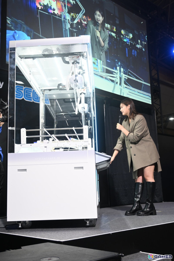 UFOキャッチャー　パーテーション 箭内夢菜さんがクレーンゲームの腕前を披露！「AM EXPO 2024」セガ