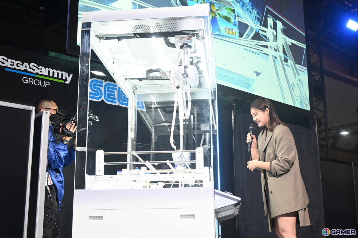 箭内夢菜さんがクレーンゲームの腕前を披露！「AM EXPO 2024」セガ