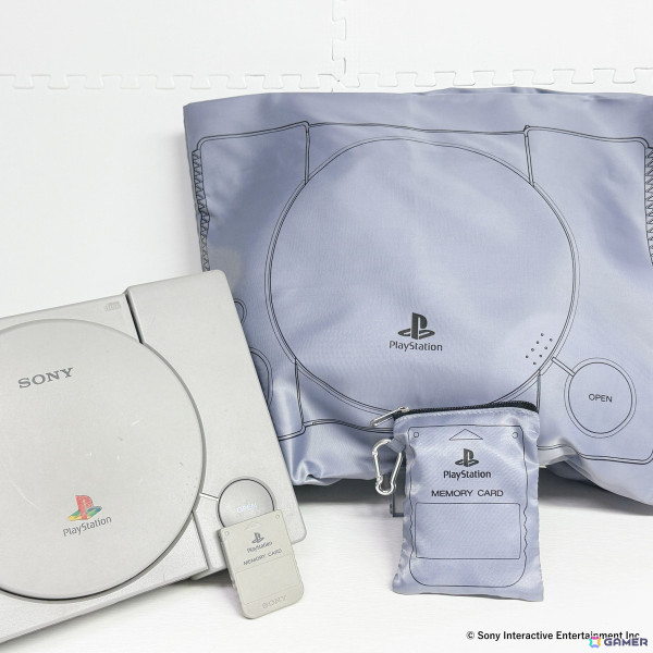 初代PlayStationと周辺機器がモチーフの公式グッズがヴィレッジヴァンガード限定発売！Tシャツやポーチなど日常使いできるグッズが盛りだくさんの画像3