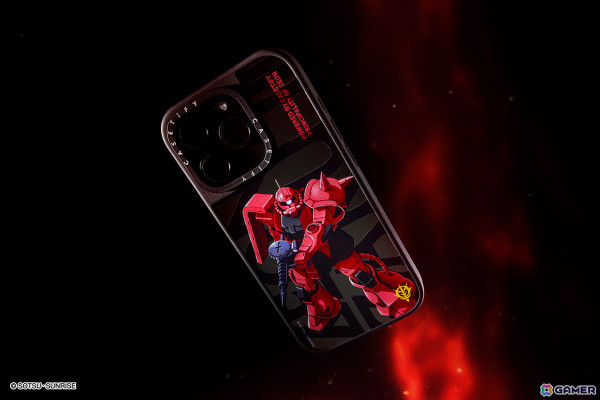 「機動戦士ガンダム x CASETiFY」コレクションが12月9日に発売！ガンダムとシャア専用ザクIIがモチーフのテックアクセサリーがラインナップの画像
