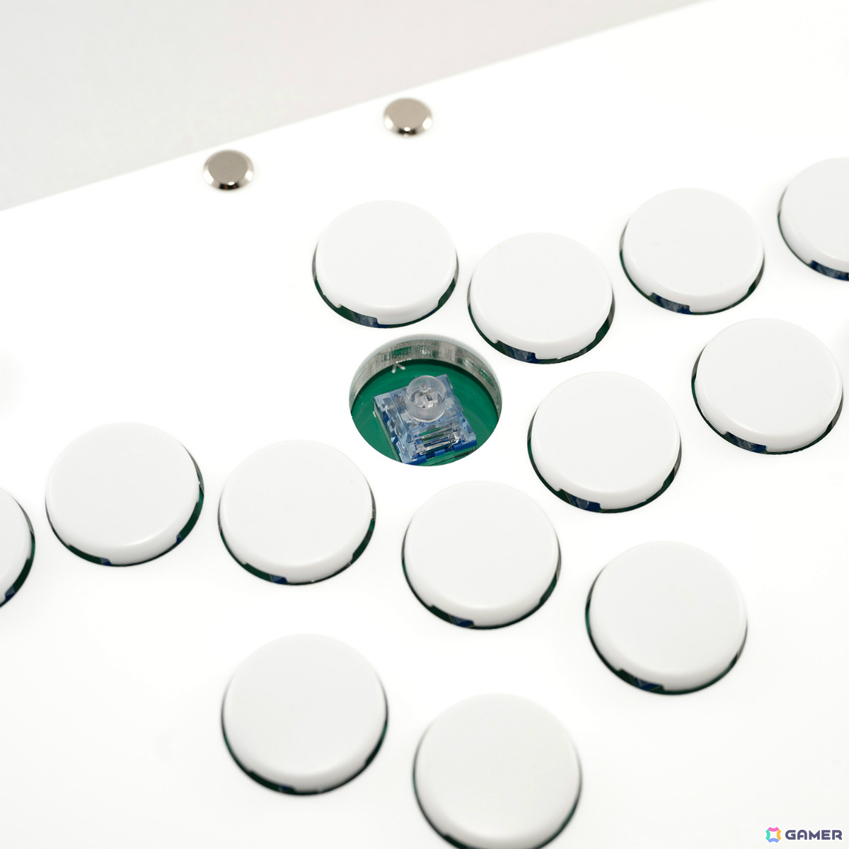 圧倒的な静音性を実現したホワイトカラーのPC用レバーレスコントローラー「FightBox B10 Ex SW」が11月29日より販売開始！の画像6