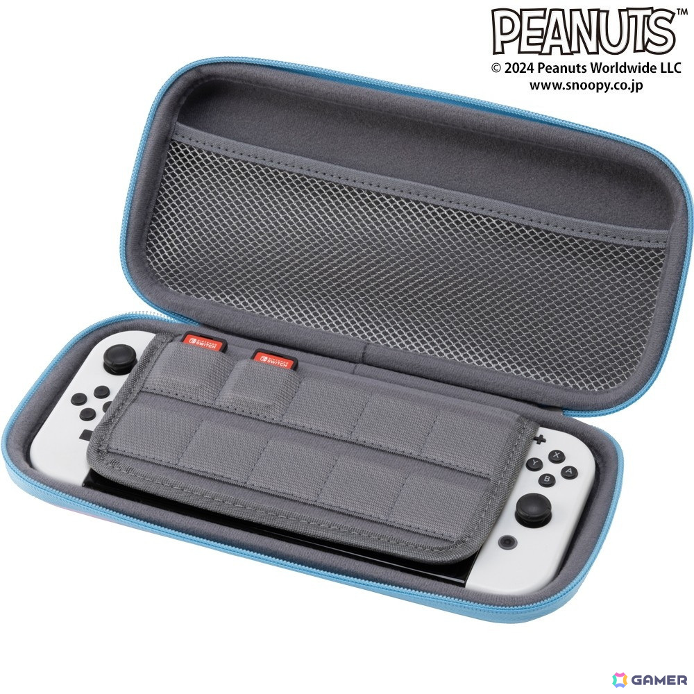 「スヌーピー」デザインのSwitch用ポーチに2種類の新柄「ピーナッツ」「サーフィン」が登場!ゲームカード用のポケットやメッシュポケットを搭載の画像