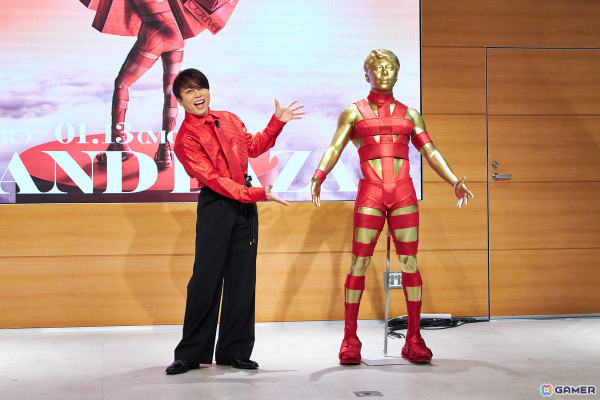 西川貴教さんが登壇したパルコグランバザールとのコラボ発表会レポートが公開！HOT LIMITスーツを着用したマネキンの除幕式やオリジナルゲームのプレイもの画像3