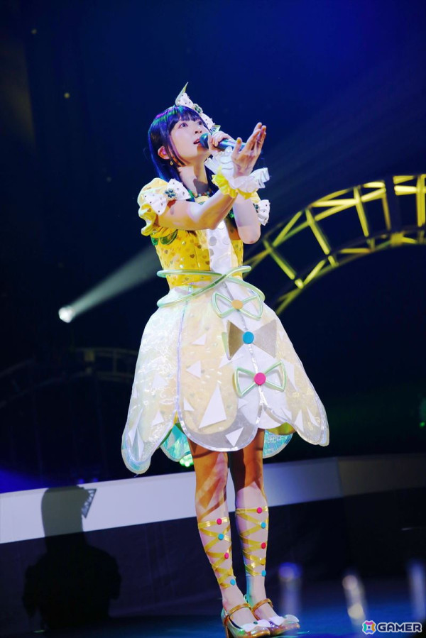 「ひみつのアイプリ　バズリウムライブ」レポート：雷鳴とともに“ダークチィ”降臨！初の単独ライブは見どころ盛りだくさんの画像3