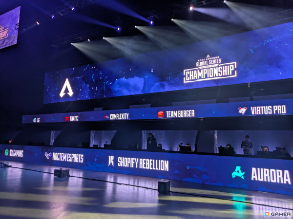いよいよ始まる「ALGS Year 4 Championship」Day5！Match Point Finalsを前に会場には優勝トロフィーがの画像5