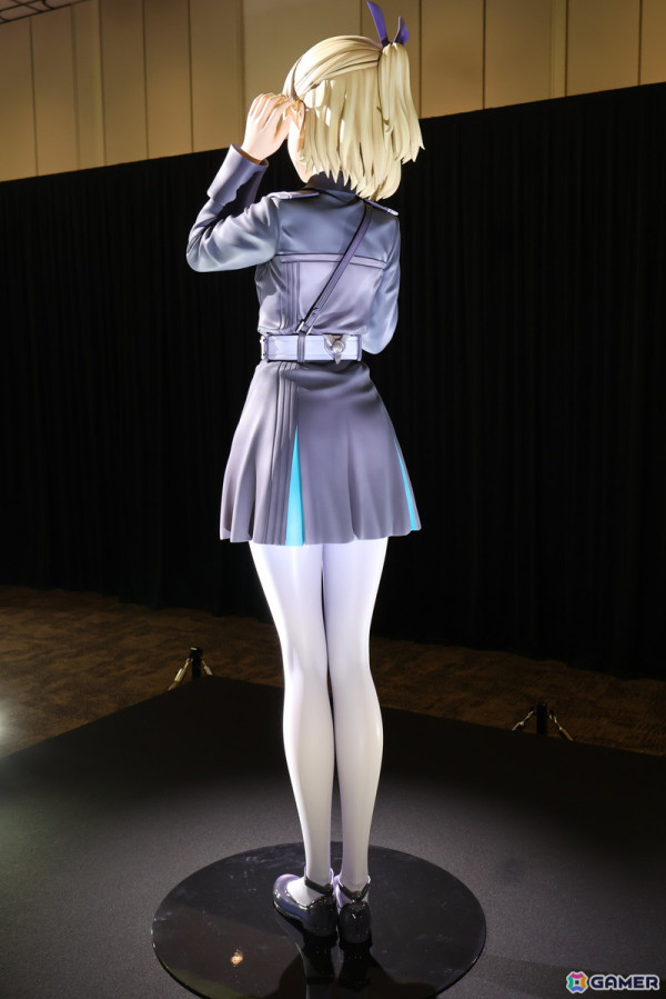 「ヘブンバーンズレッド」3周年イベントの展示・物販コーナーとコラボカフェをレポート！等身大の七瀬七海の造形から感じた並々ならぬこだわりの画像
