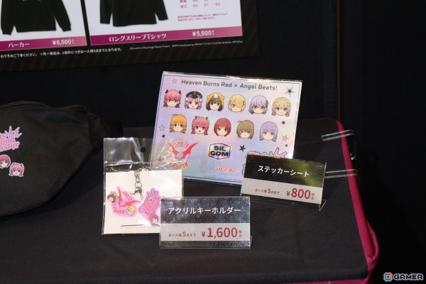 「ヘブンバーンズレッド」3周年イベントの展示・物販コーナーとコラボカフェをレポート！等身大の七瀬七海の造形から感じた並々ならぬこだわりの画像