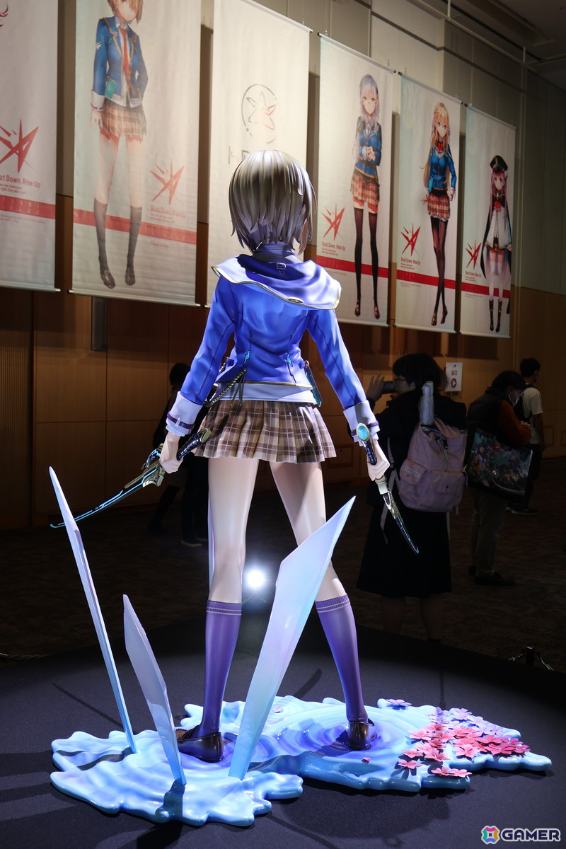 「ヘブンバーンズレッド」3周年イベントの展示・物販コーナーとコラボカフェをレポート！等身大の七瀬七海の造形から感じた並々ならぬこだわりの画像20