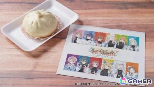 学園アイドルマスター』のアイドル達が冬のステージ衣装で狭山