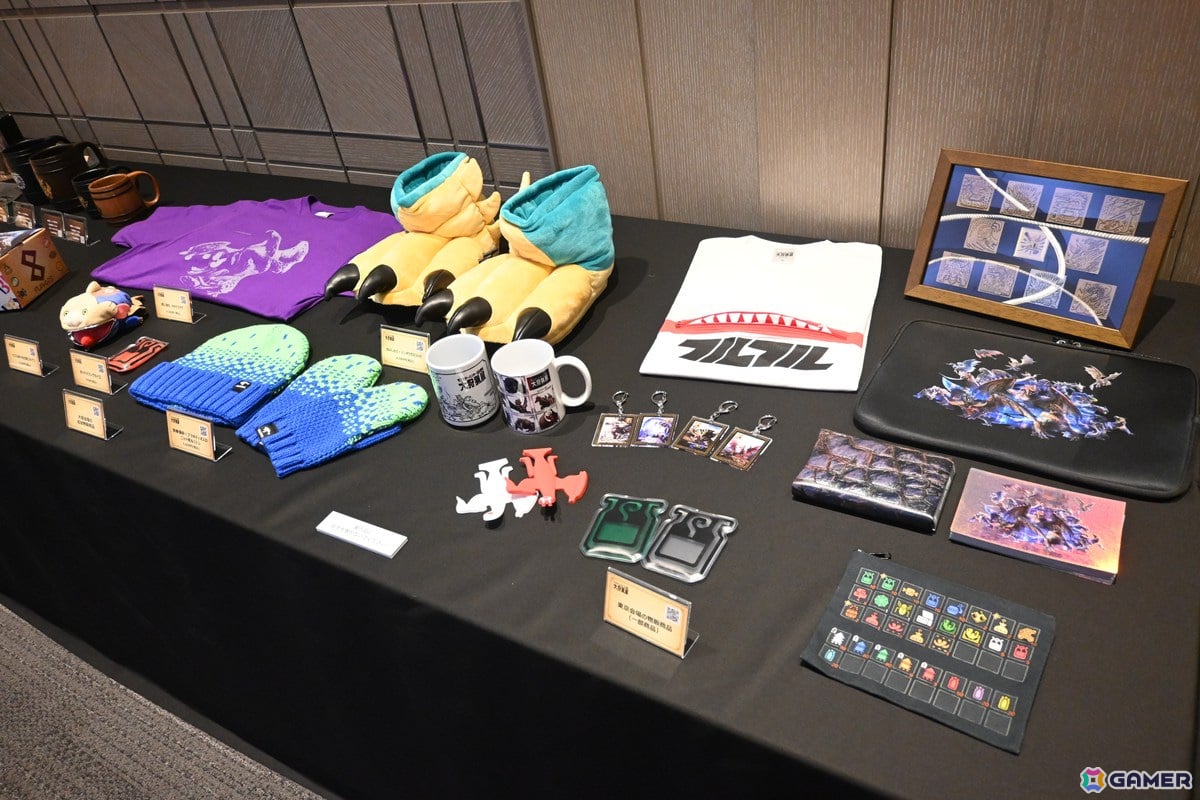 「モンスターハンターワイルズ」発売前夜イベントで辻本氏と西野さんがイャンクックに挑戦！ステージに実寸大の大タル爆弾が現れる場面もの画像6