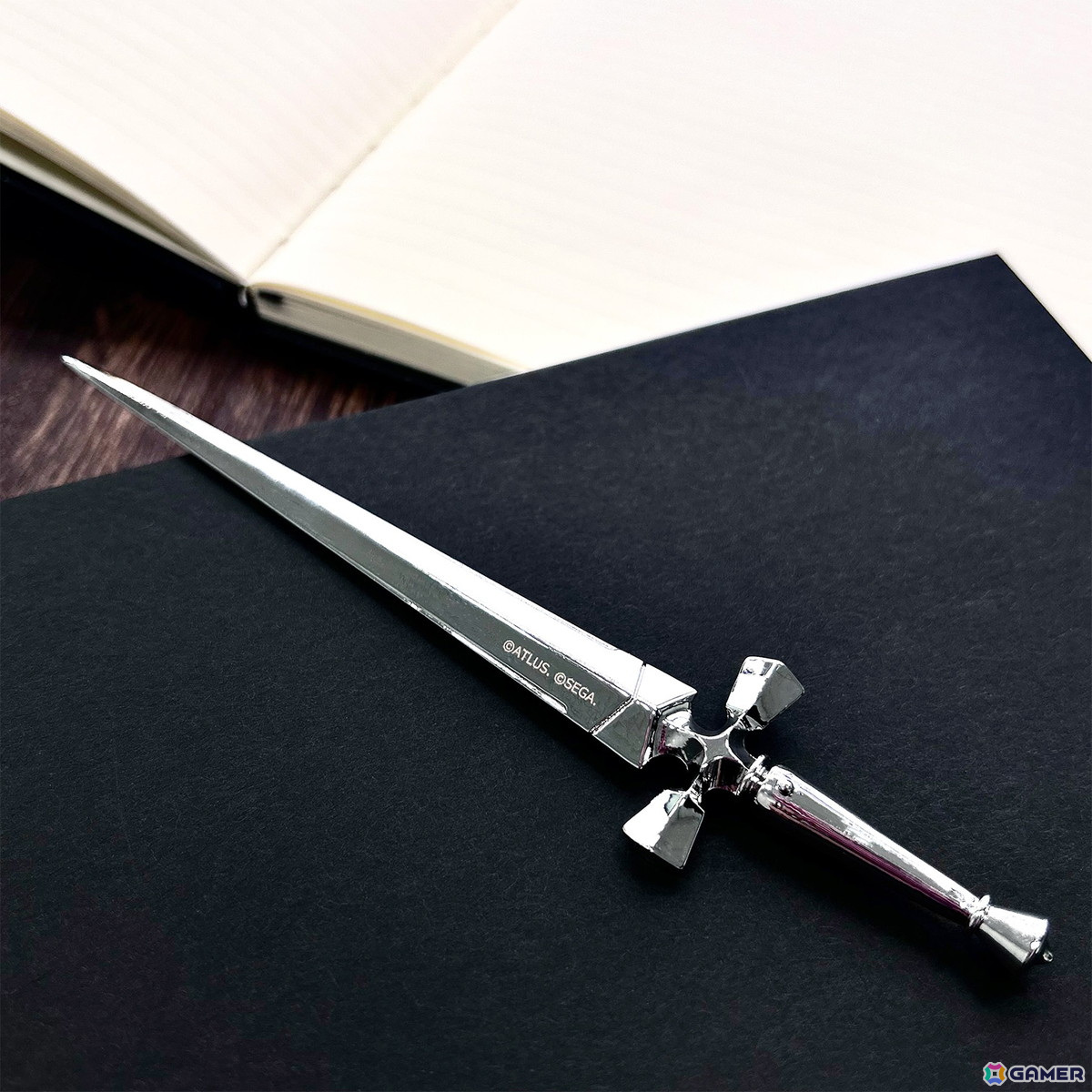 「メタファー:リファンタジオ展」の目玉コンテンツとなる「太刀乗り」フォトスポットなどを紹介!グッズの全容も明らかにの画像