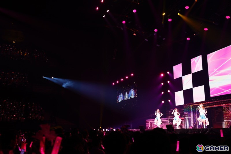 「With you」「Future Designer」「未来へのSign」などアニメ「シャニアニ2nd」の楽曲が届けられた「Over the prism」DAY1公演をレポートの画像