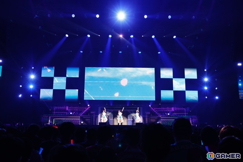 「With you」「Future Designer」「未来へのSign」などアニメ「シャニアニ2nd」の楽曲が届けられた「Over the prism」DAY1公演をレポートの画像