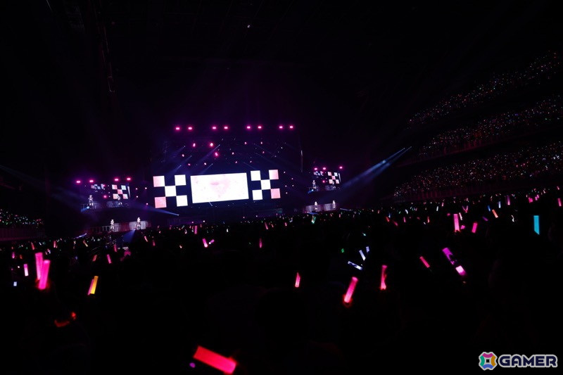 「With you」「Future Designer」「未来へのSign」などアニメ「シャニアニ2nd」の楽曲が届けられた「Over the prism」DAY1公演をレポートの画像