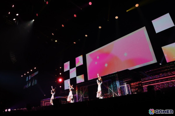 「シャニアニ2nd」のライブ「Over the prism」DAY2公演をレポート！「さあ舞い上がれ」「橙より未来」「星の数だけ」を印象的な演出とともに披露の画像17