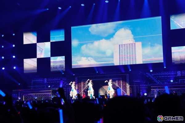 「シャニアニ2nd」のライブ「Over the prism」DAY2公演をレポート！「さあ舞い上がれ」「橙より未来」「星の数だけ」を印象的な演出とともに披露の画像25