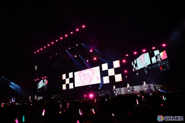 「シャニアニ2nd」のライブ「Over the prism」DAY2公演をレポート！「さあ舞い上がれ」「橙より未来」「星の数だけ」を印象的な演出とともに披露の画像6