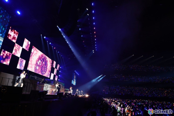 「シャニアニ2nd」のライブ「Over the prism」DAY2公演をレポート！「さあ舞い上がれ」「橙より未来」「星の数だけ」を印象的な演出とともに披露の画像9