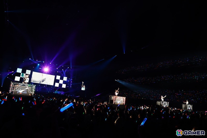 「シャニアニ2nd」のライブ「Over the prism」DAY2公演をレポート!「さあ舞い上がれ」「橙より未来」「星の数だけ」を印象的な演出とともに披露の画像