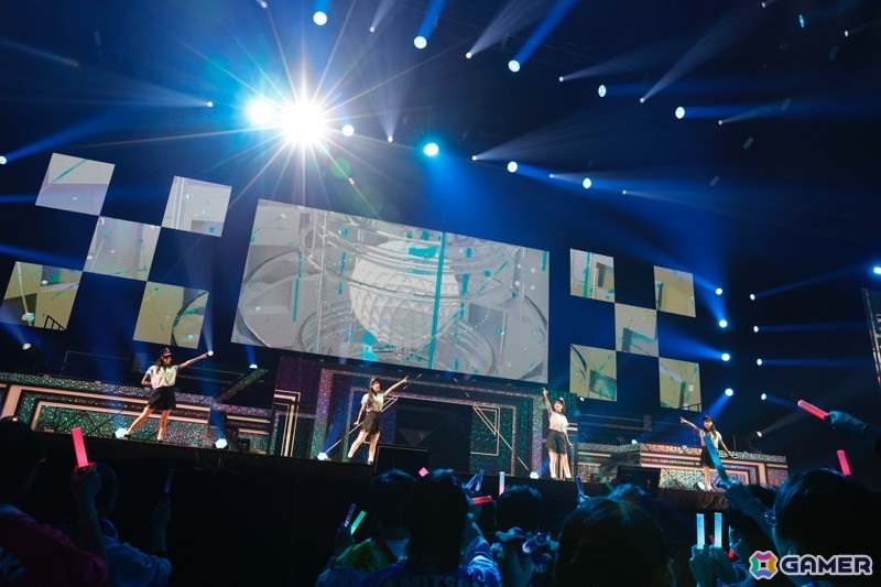 「シャニアニ2nd」のライブ「Over the prism」DAY2公演をレポート!「さあ舞い上がれ」「橙より未来」「星の数だけ」を印象的な演出とともに披露の画像