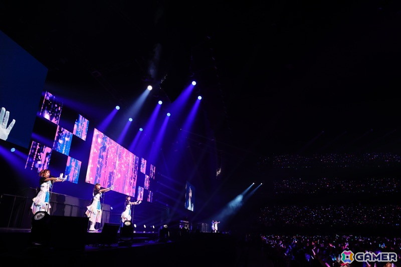 「シャニアニ2nd」のライブ「Over the prism」DAY2公演をレポート!「さあ舞い上がれ」「橙より未来」「星の数だけ」を印象的な演出とともに披露の画像