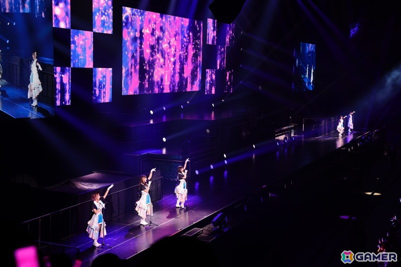 「シャニアニ2nd」のライブ「Over the prism」DAY2公演をレポート!「さあ舞い上がれ」「橙より未来」「星の数だけ」を印象的な演出とともに披露の画像